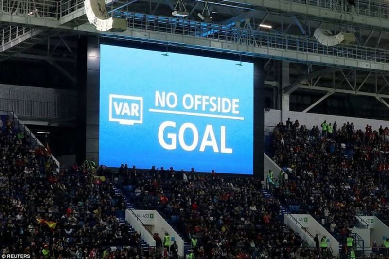 VAR là gì? Công nghệ VAR được chào sân vào mùa WC 2018