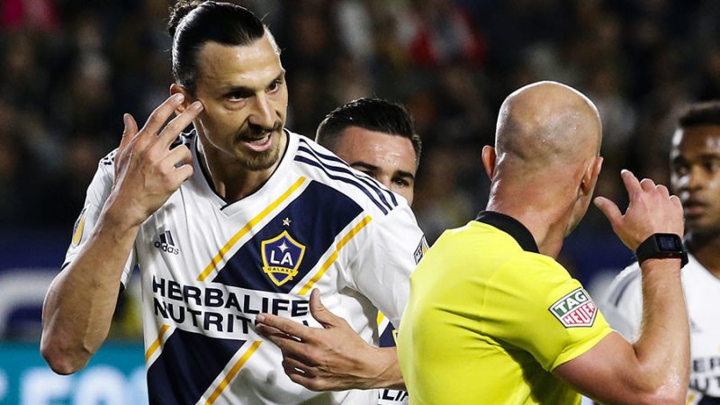 Ibrahimovic đã tát thẳng mặt một cầu thủ ở trận cầu đụng độ Montreal Impact