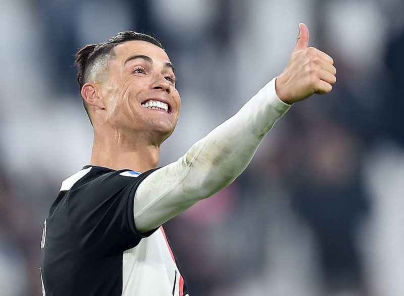 cầu thủ hưởng lương cao nhất thế giới 2020 Cristiano Ronaldo (118 triệu euro/năm)