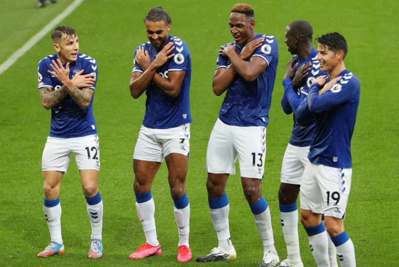 Tiền vệ Everton