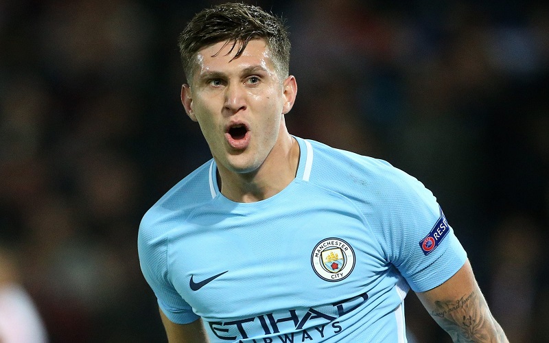 Trung vệ John Stones