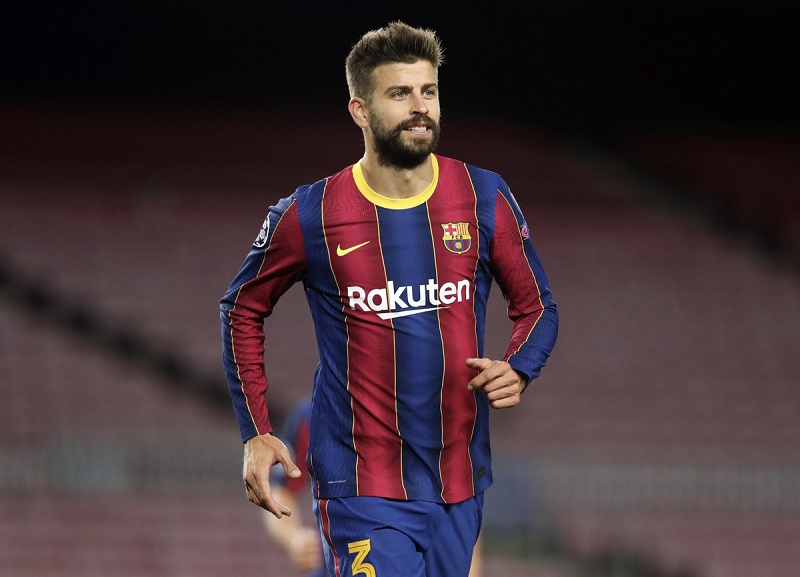 Trung vệ Gerard Pique