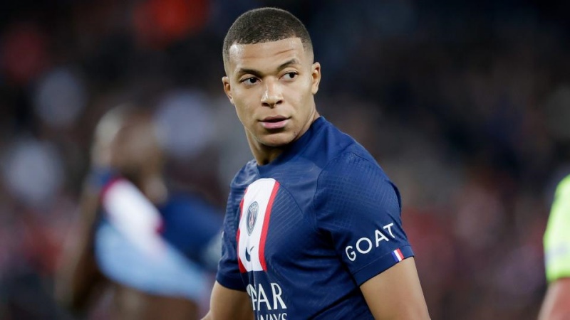 Kylian Mbappé đầu quân Paris Saint-Germain từ AS Monaco với mức giá 180 triệu euro vào mùa giải 2018/19