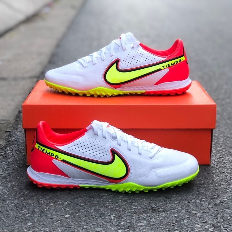 Top giày đá bóng sân cỏ nhân tạo: Nike Tiempo Legend 9 Pro TF