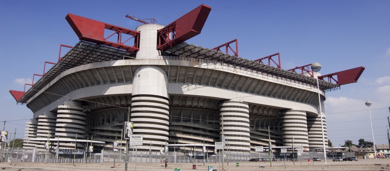 San Siro hay còn được gọi là Giuseppe Meazza