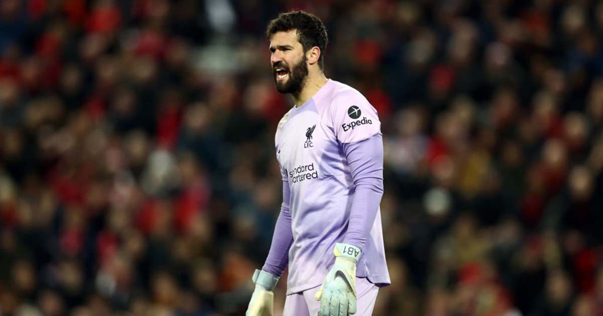 Alisson Becker mắc sai lầm khiến Liverpool bị cầm hòa