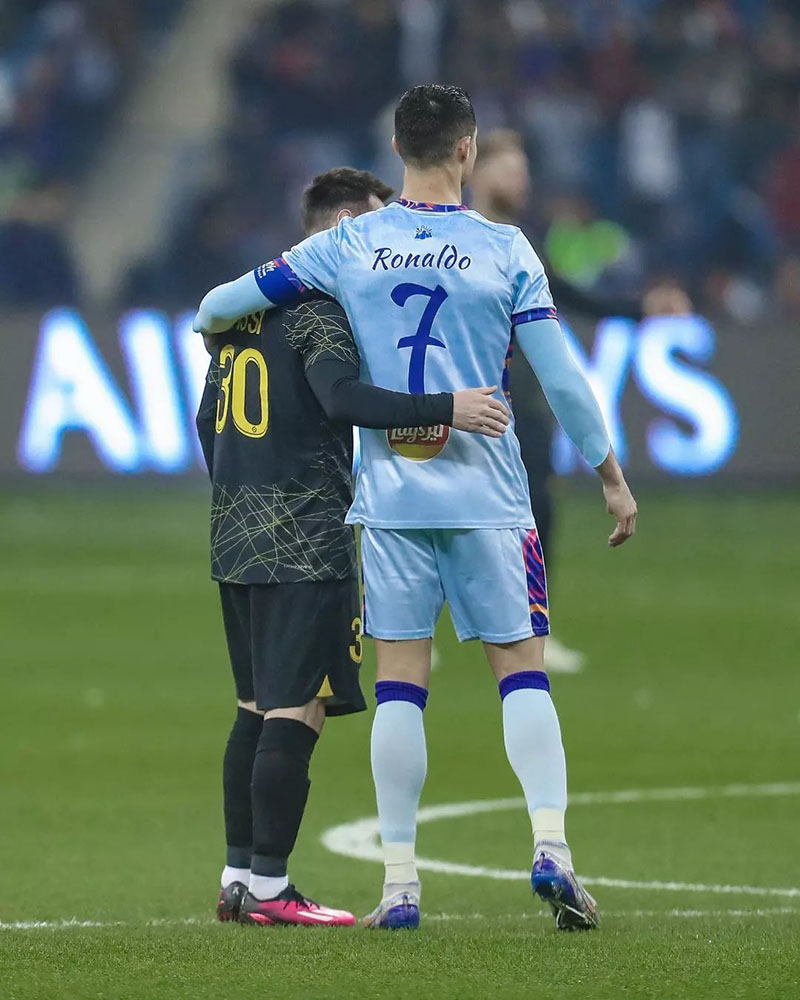 Hình ảnh xúc động ngày Ronaldo tái hợp Messi