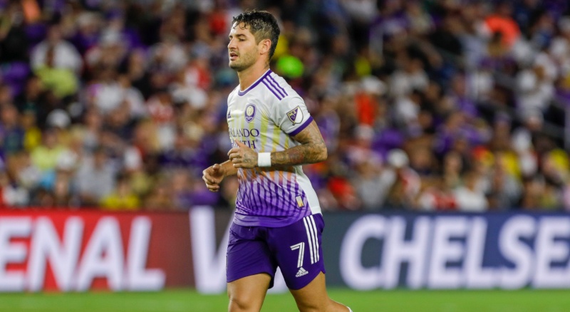 Chú vịt con Alexandre Pato