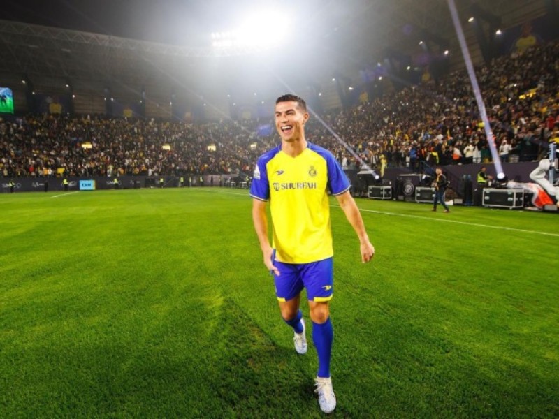 Ronaldo bị cấm thi đấu, lỡ trận ra mắt Al Nassr