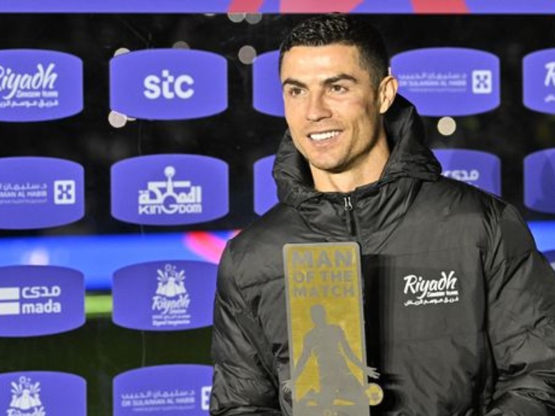 Ronaldo khiến triệu fan thán phục với nghĩa cử cao đẹp